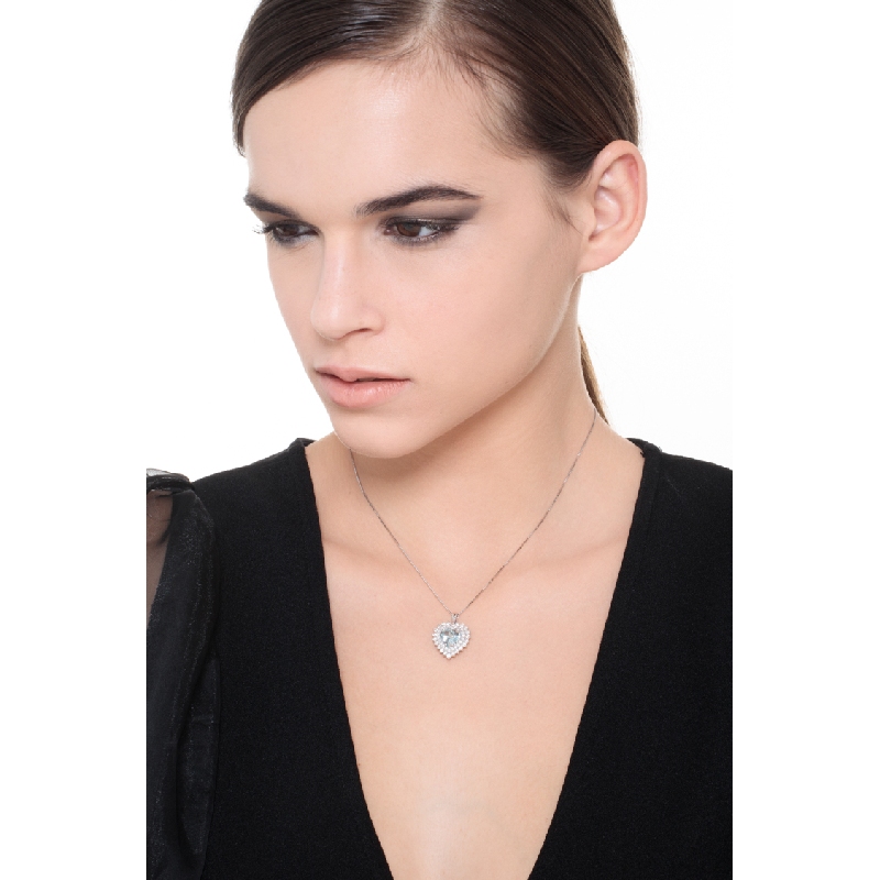 Collier femme pendentif  en or blanc 750 à coeur aigue-marine et diamants Collier femme pendentif  en or blanc 750 à coeur aigue-marine et diamants