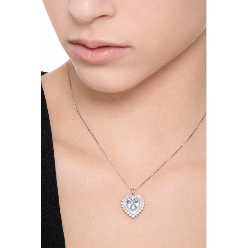 Collier femme pendentif  en or blanc 750 à coeur aigue-marine et diamants Collier femme pendentif  en or blanc 750 à coeur aigue-marine et diamants