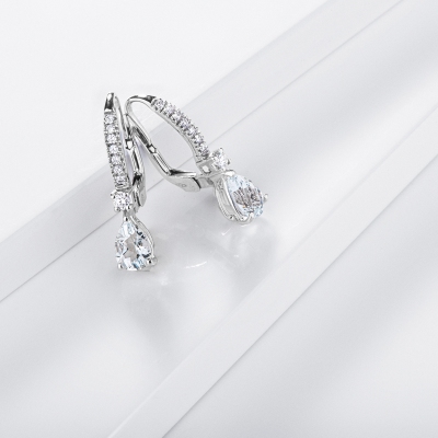 Boucles d’oreilles aiguemarine et diamants or 750