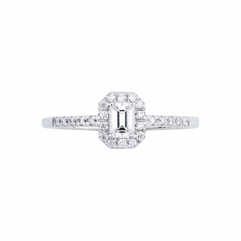 Bague solitaire en or blanc 18k taille émeraude GIA 0,30 ct  Bague solitaire en or blanc 18k taille émeraude GIA 0,30 ct