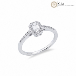 Bague solitaire en or blanc 18k taille émeraude GIA 0,30 ct