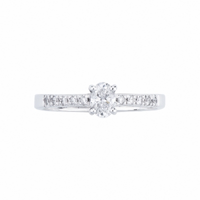 Bague solitaire en or blanc 18 carats avec diamant ovale certifié GIA 0.30 ct