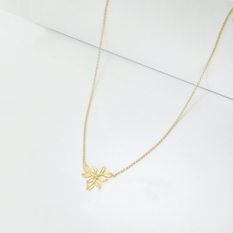Collier feuille en or jaune 18k Collier feuille en or jaune 18k