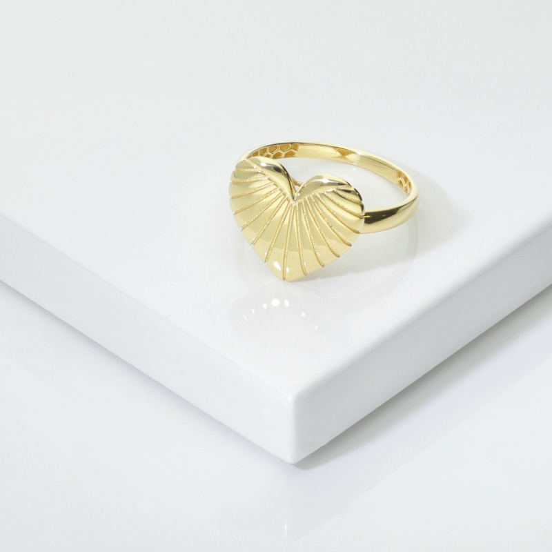 Bague cœur rayé en or jaune 18k Bague cœur rayé en or jaune 18k