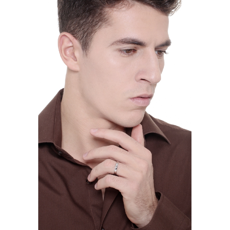 Alliance classique en or blanc 18k