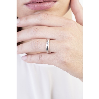 Alliance en or blanc 750 avec diamant 0.03 ct