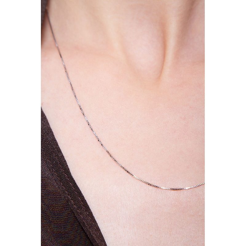 Chaine en or blanc 18k maille vénitienne Chaine en or blanc 18k maille vénitienne