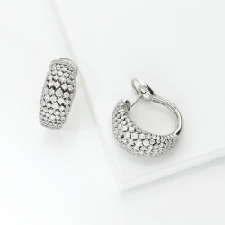 Boucles d’oreilles design en or blanc 750 avec diamants  2