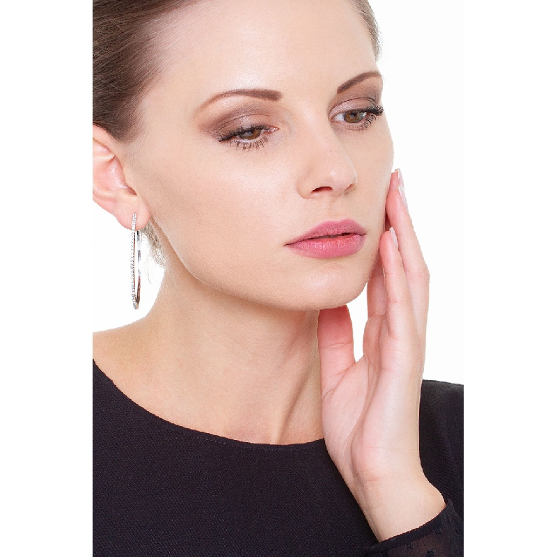 Grandes créoles en or blanc 18k avec diamants Grandes créoles en or blanc 18k avec diamants