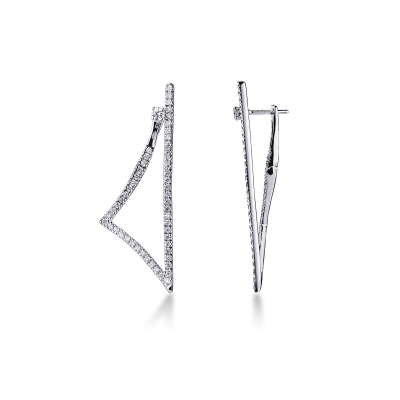Boucles d’oreilles triangulaires en or blanc 18k avec diamants