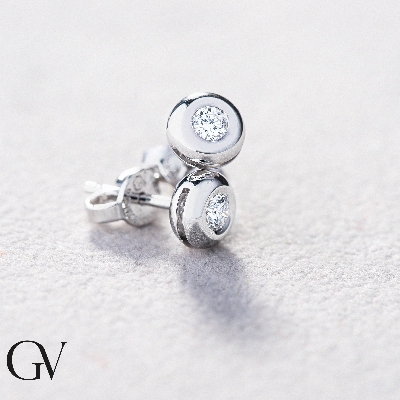 Boucles d'oreilles puce en diamant 0.16 ct or blanc 18k  