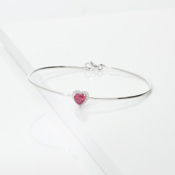 Bracelet rigide en or blanc avec rubis cœur et diamants 2