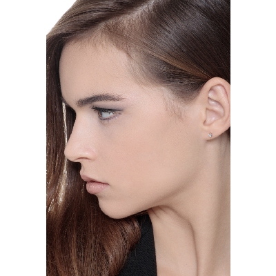 Boucles d'oreilles  avec diamants 0.10 ct or blanc 18k 