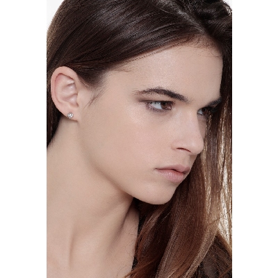 Boucles d'oreilles en or blanc pour femmes avec brillants