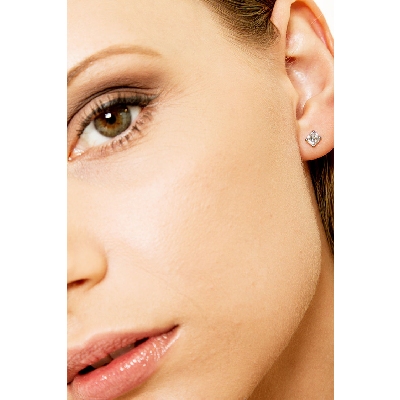 Boucles d'oreilles 4 griffes en or blanc 18k avec diamants 0.80 ct