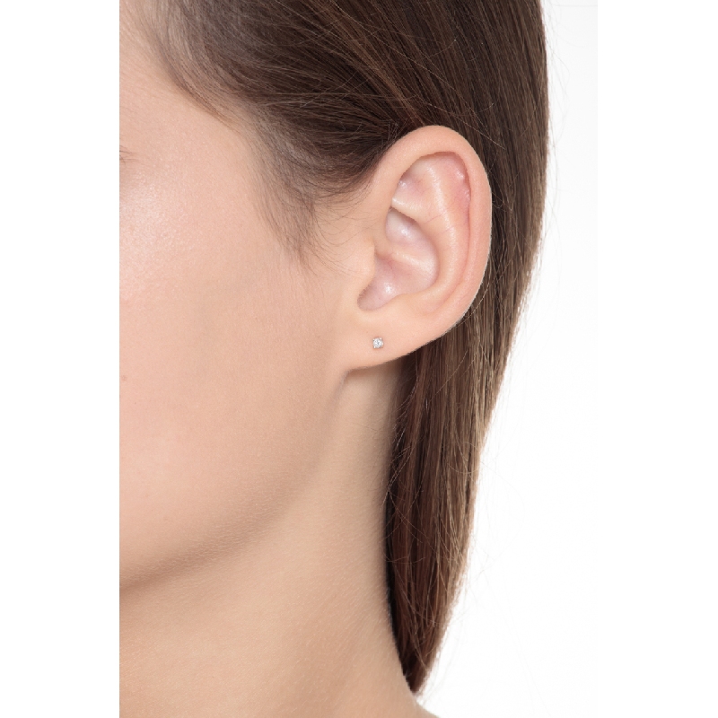 Puces d'oreilles en or blanc 18k avec diamants 0.08 ct  Puces d'oreilles en or blanc 18k avec diamants 0.08 ct