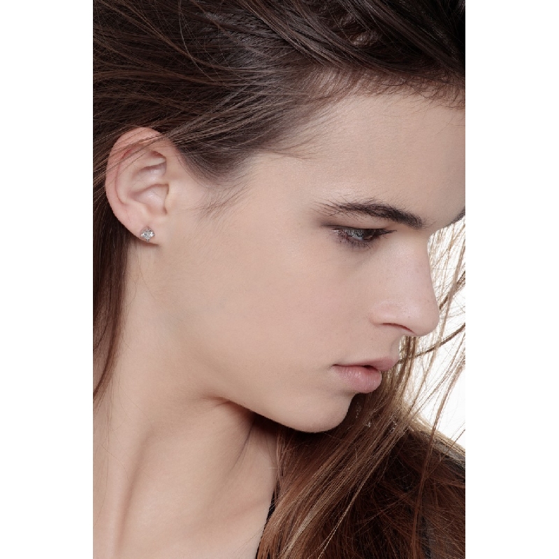 Boucles d'oreilles en or blanc 18k avec diamants 0.60 ct Boucles d'oreilles en or blanc 18k avec diamants 0.60 ct