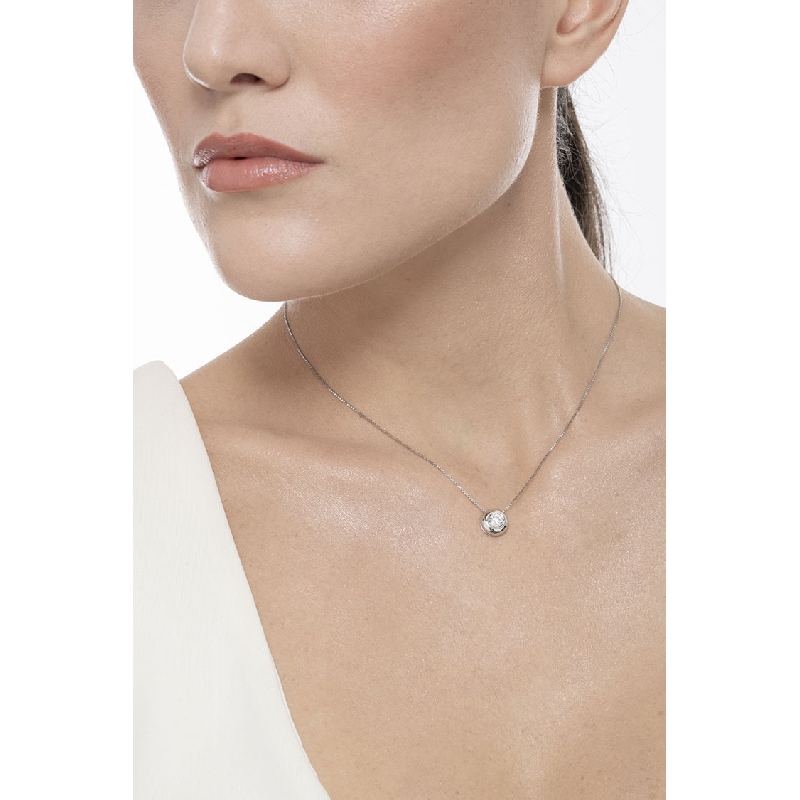 Collier pendentif avec diamant serti clos 0.40 ct en or blanc 18k