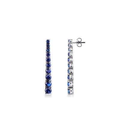 Boucles d’oreilles tennis à dégradé en or blanc 18k avec saphirs bleus