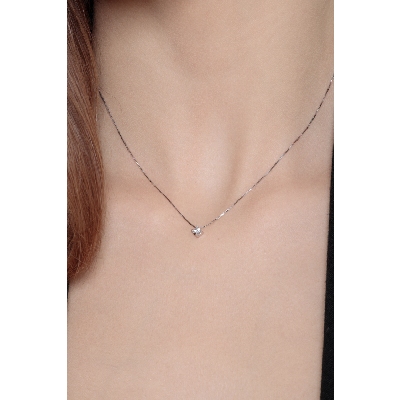 Collier pendentif en or blanc avec diamant 0.10 ct