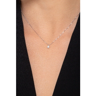Collier pendentif solitaire en or blanc 18k  avec diamant 0.15 ct
