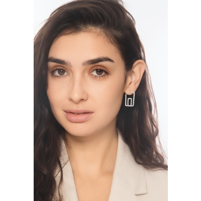 Boucles d’oreilles géométriques en or blanc avec diamants