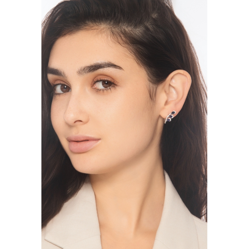 Boucles d’oreilles design or blanc 18k avec saphirs et diamants