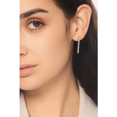 Boucles d’oreilles tennis linéaires en or blanc 18k avec diamants
