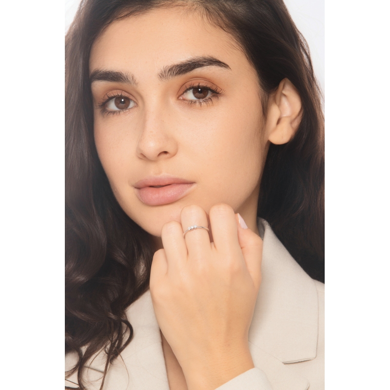 Bague trilogy lineaire en or blanc 18k trois diamants 0,15 ct