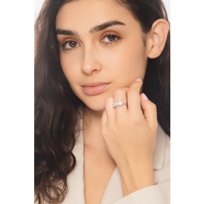 Bague trilogy en or blanc avec trois diamants CT 1,50