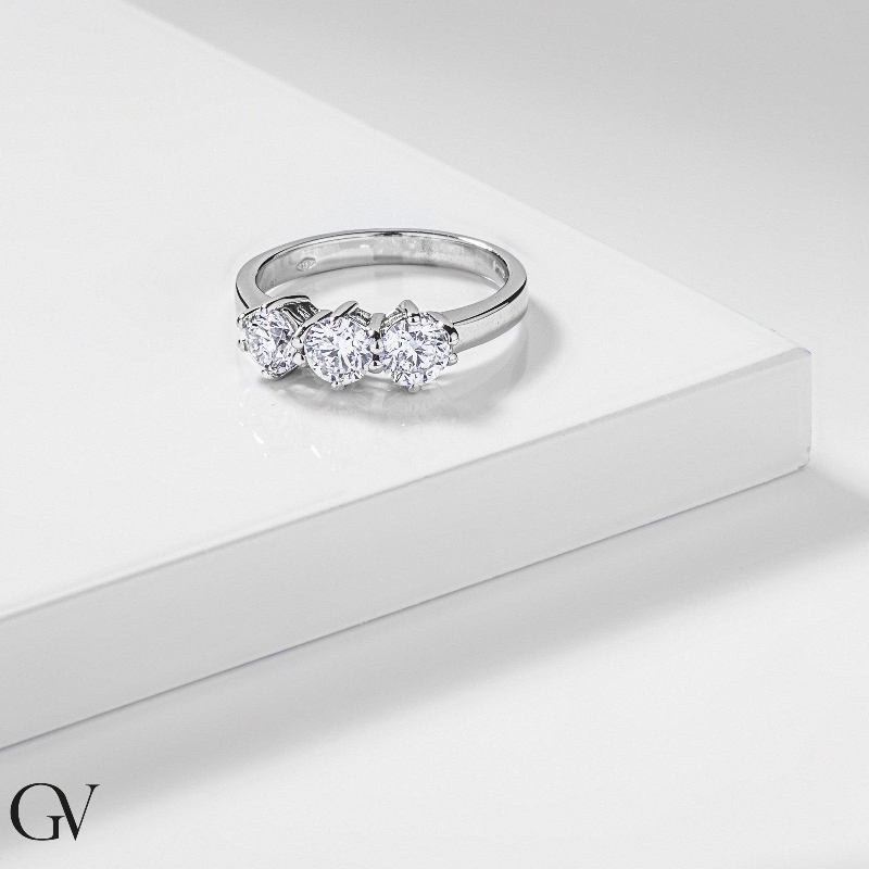 Bague trilogie 1.20 ct en or blanc 18k Bague trilogie 1.20 ct en or blanc 18k
