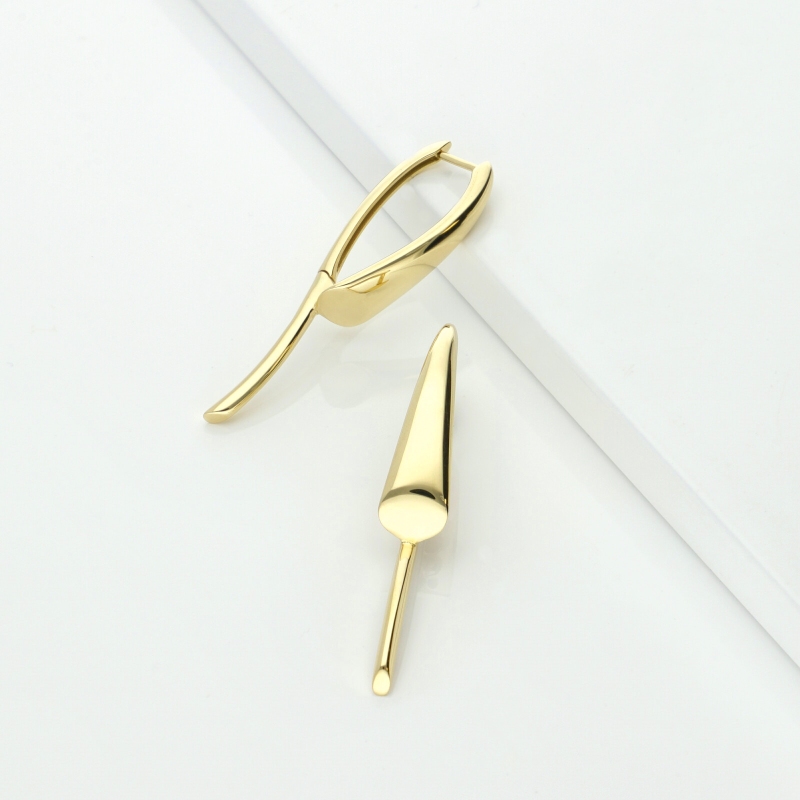 Boucles d’oreilles pendantes en or jaune 18k avec design géométrique