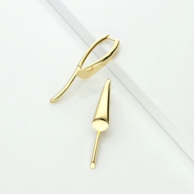 Boucles d’oreilles pendantes en or jaune 18k avec design géométrique