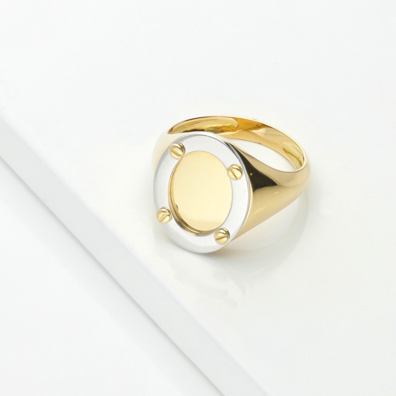 Bague homme ovale en or blanc et jaune 18k Bague homme ovale en or blanc et jaune 18k