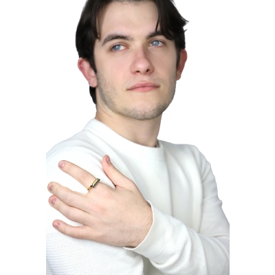 Bague homme contrarié en or jaune 18k avec diamants noirs