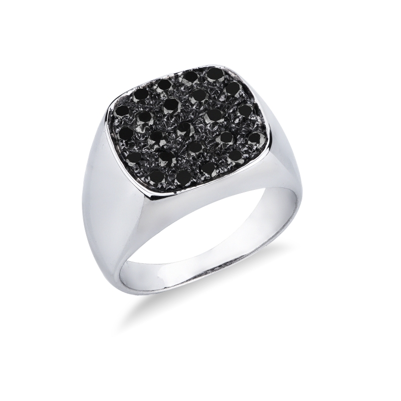 Bague chevalier en or blanc 18k avec pavé carré de diamants noirs Bague chevalier en or blanc 18k avec pavé carré de diamants noirs