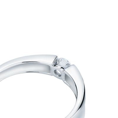 Bague solitaire moderne en or blanc 18k avec diamant 0,20ct