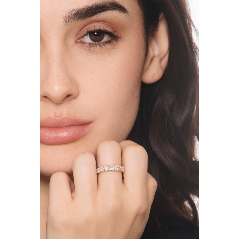 Alliance dégradée en or rose 18k avec diamants brillants