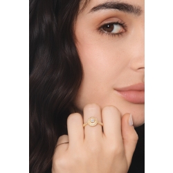 Bague centrale en or jaune avec diamants 2