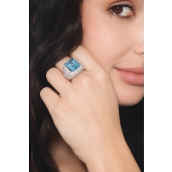 Bague en or blanc 18k avec aigue-marine et diamants 2
