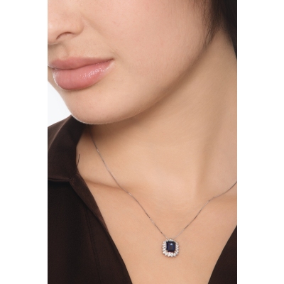 Chaîne en or blanc 18k avec pendentif saphir bleu et diamants