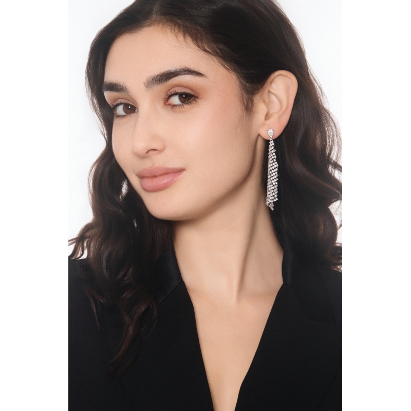 Pendantes en tissu en or blanc 18k avec diamants Pendantes en tissu en or blanc 18k avec diamants