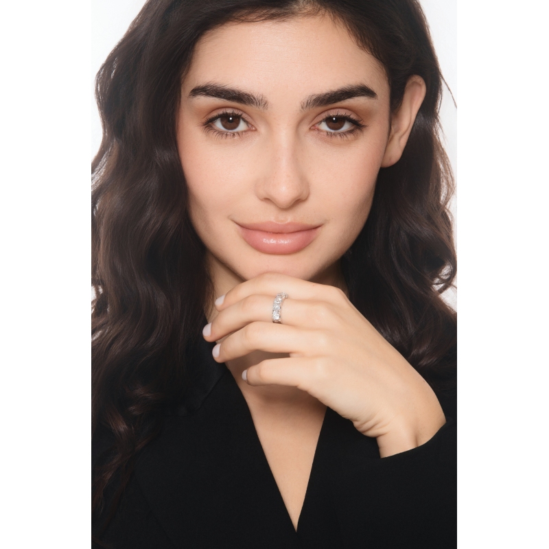 Bague 5 pierres en Or Blanc 18k ct 2,20 Bague 5 pierres en Or Blanc 18k ct 2,20