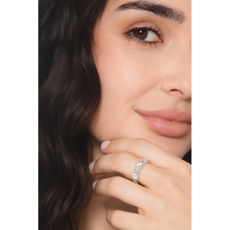 Bague 5 pierres en Or Blanc 18k ct 2,20 Bague 5 pierres en Or Blanc 18k ct 2,20