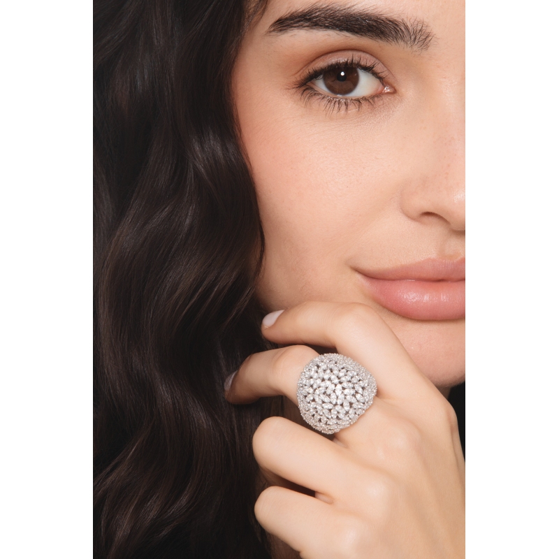 Large bague jonc en or blanc avec diamants Large bague jonc en or blanc avec diamants