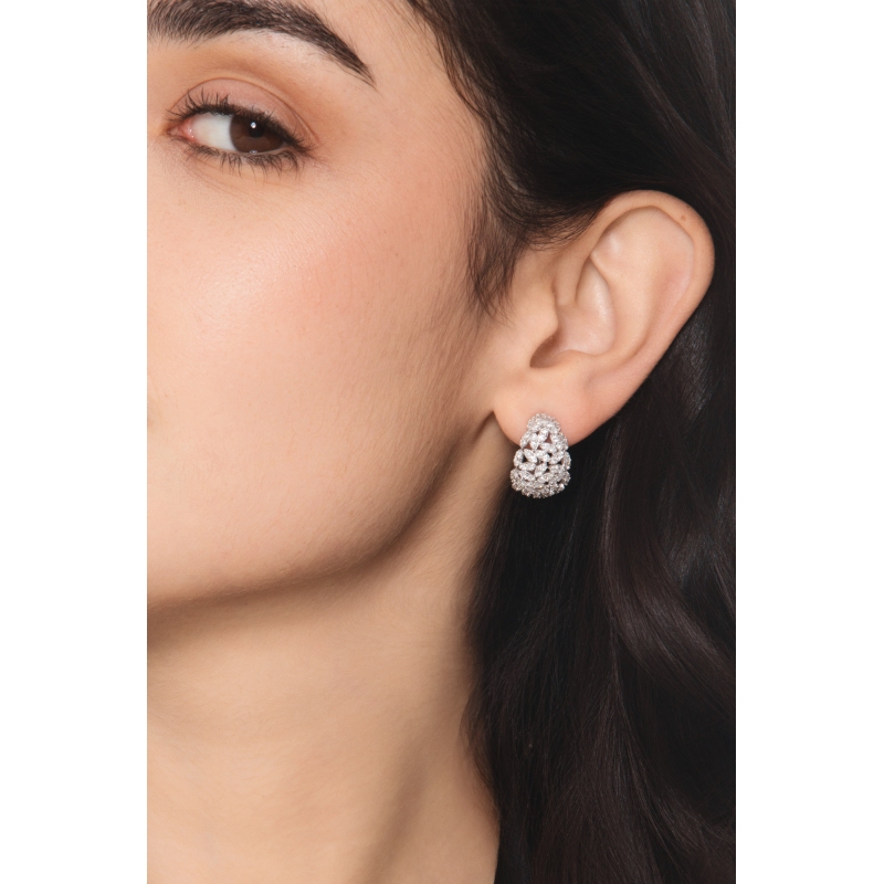 Boucles d’oreilles design avec illusion de navettes en or blanc