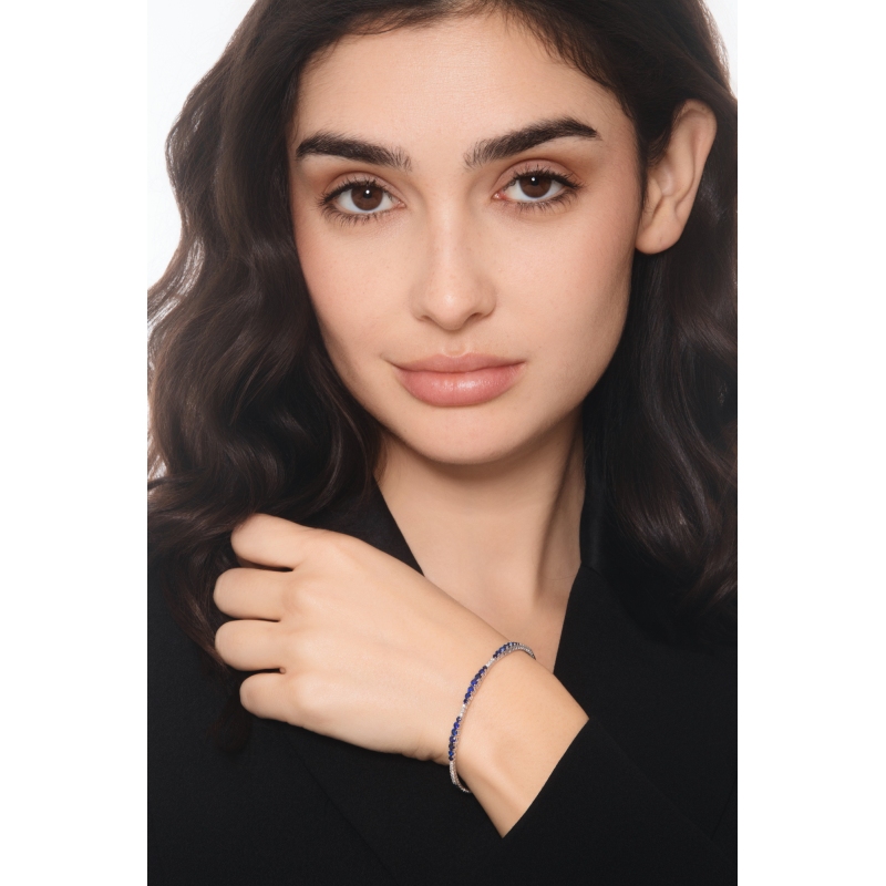 Bracelet rigide en or blanc 18k avec saphirs bleus et diamants