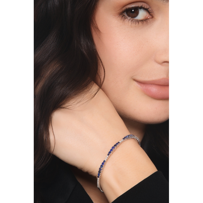 Bracelet rigide en or blanc 18k avec saphirs bleus et diamants