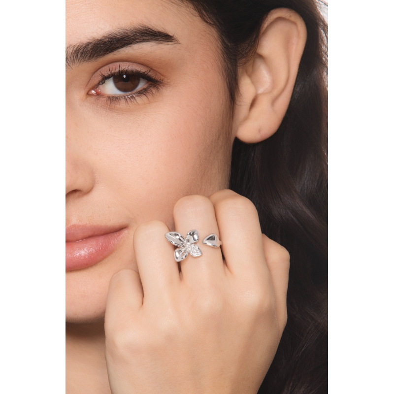 Bague ouverte fleur en or blanc et diamants