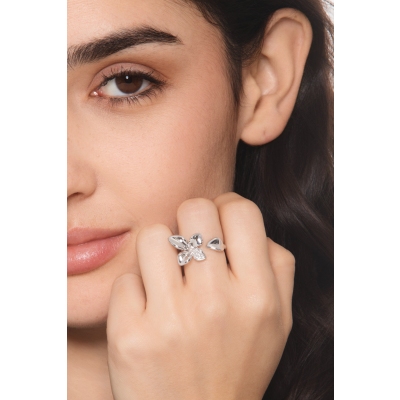 Bague ouverte fleur en or blanc et diamants